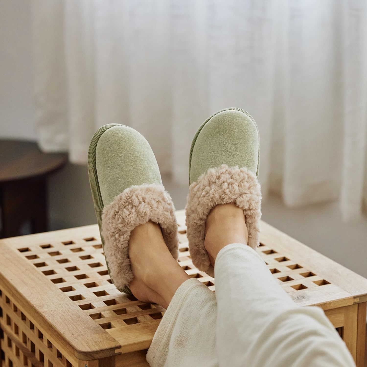 YACHT - Pantufla PlushWalk