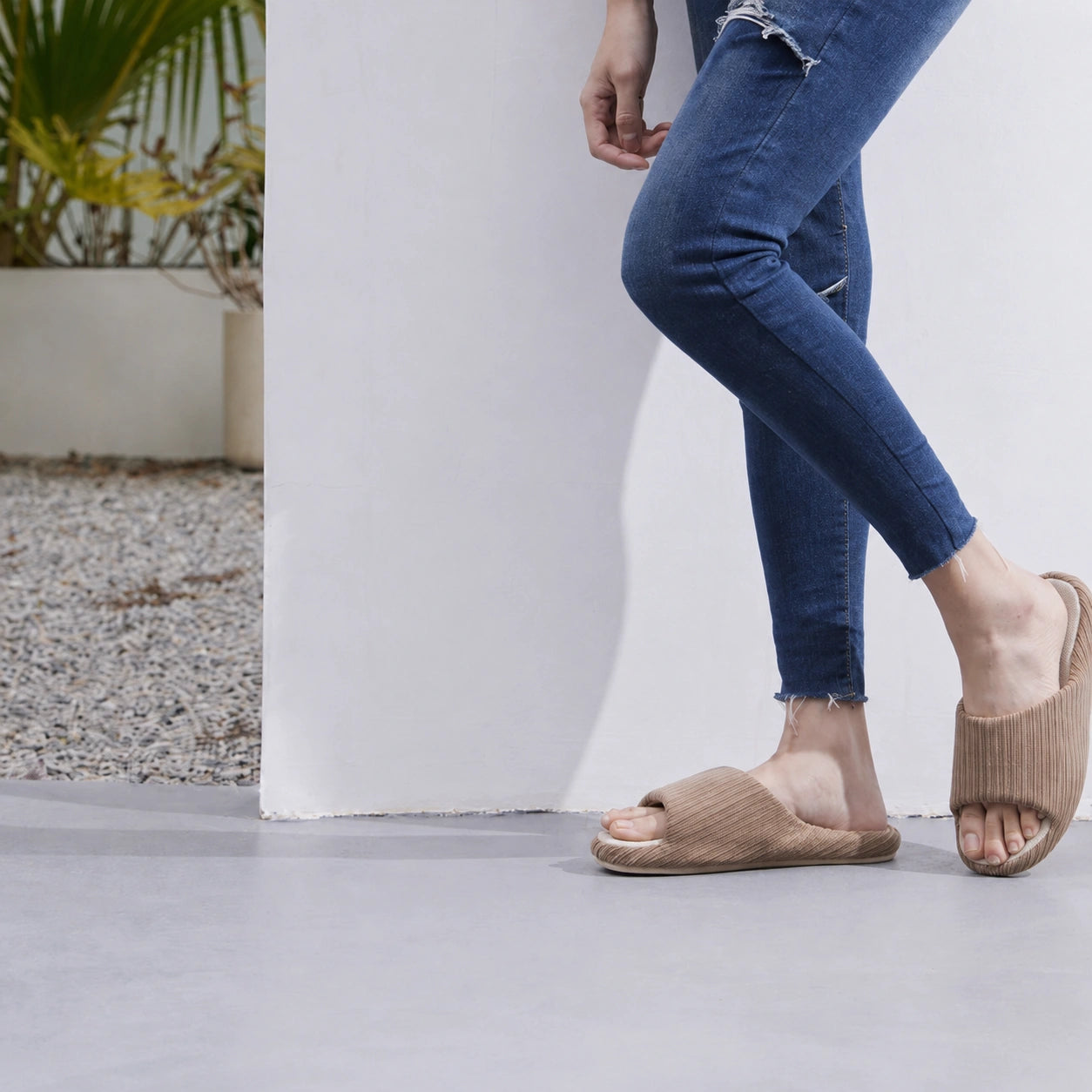 Guest slippers in bulk for homes, stays, and welcoming spaces.