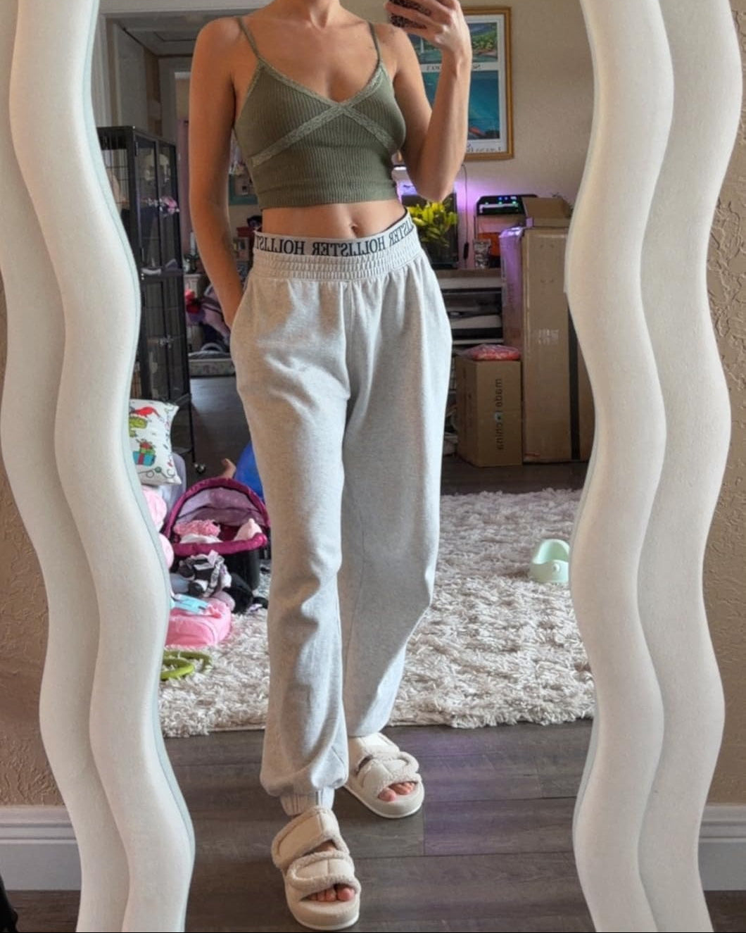 Customer wearing Chantomoo slippers